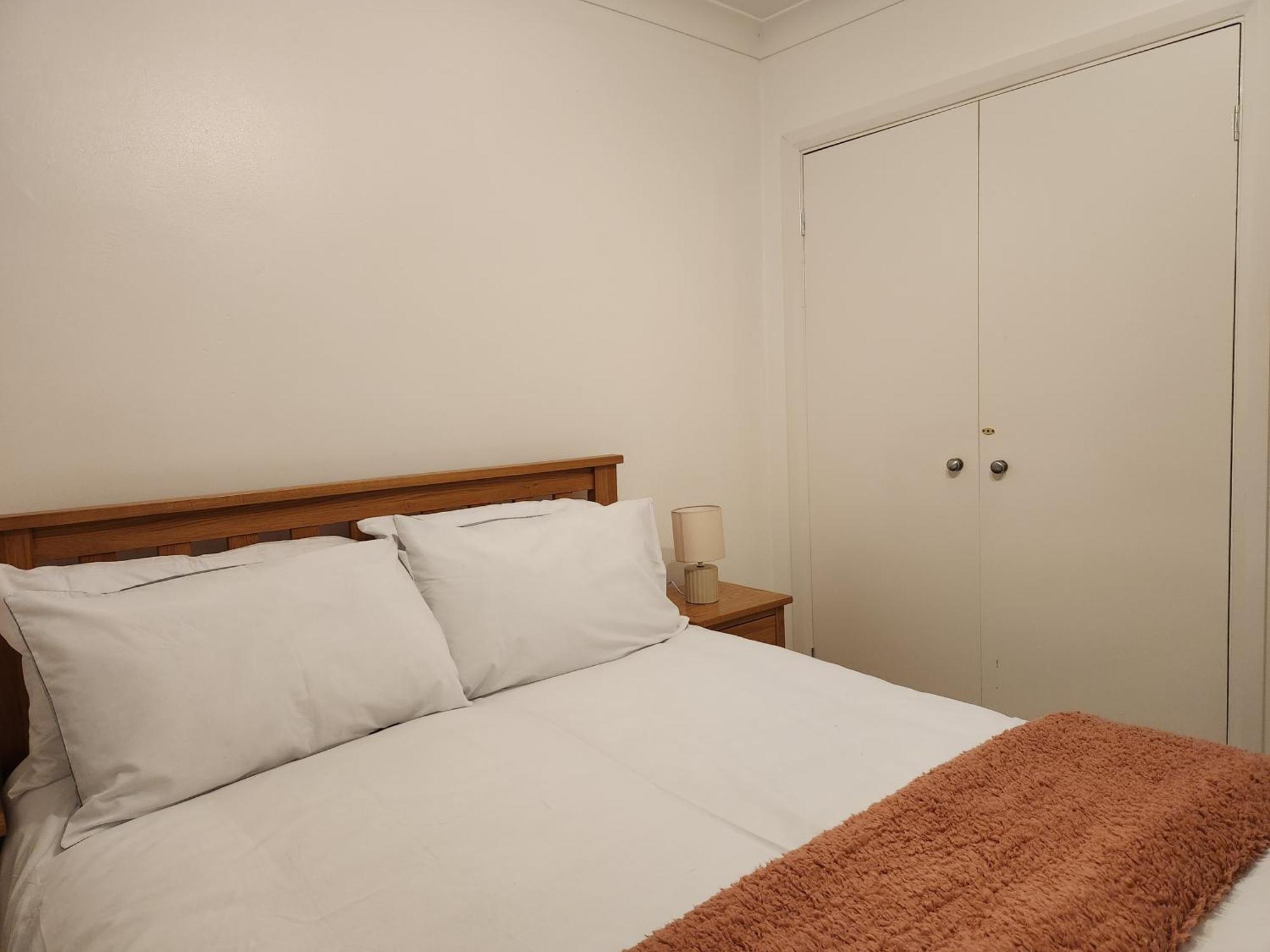 Elmdon House With 4 Spacious Bedrooms To Choose Birmingham Zewnętrze zdjęcie