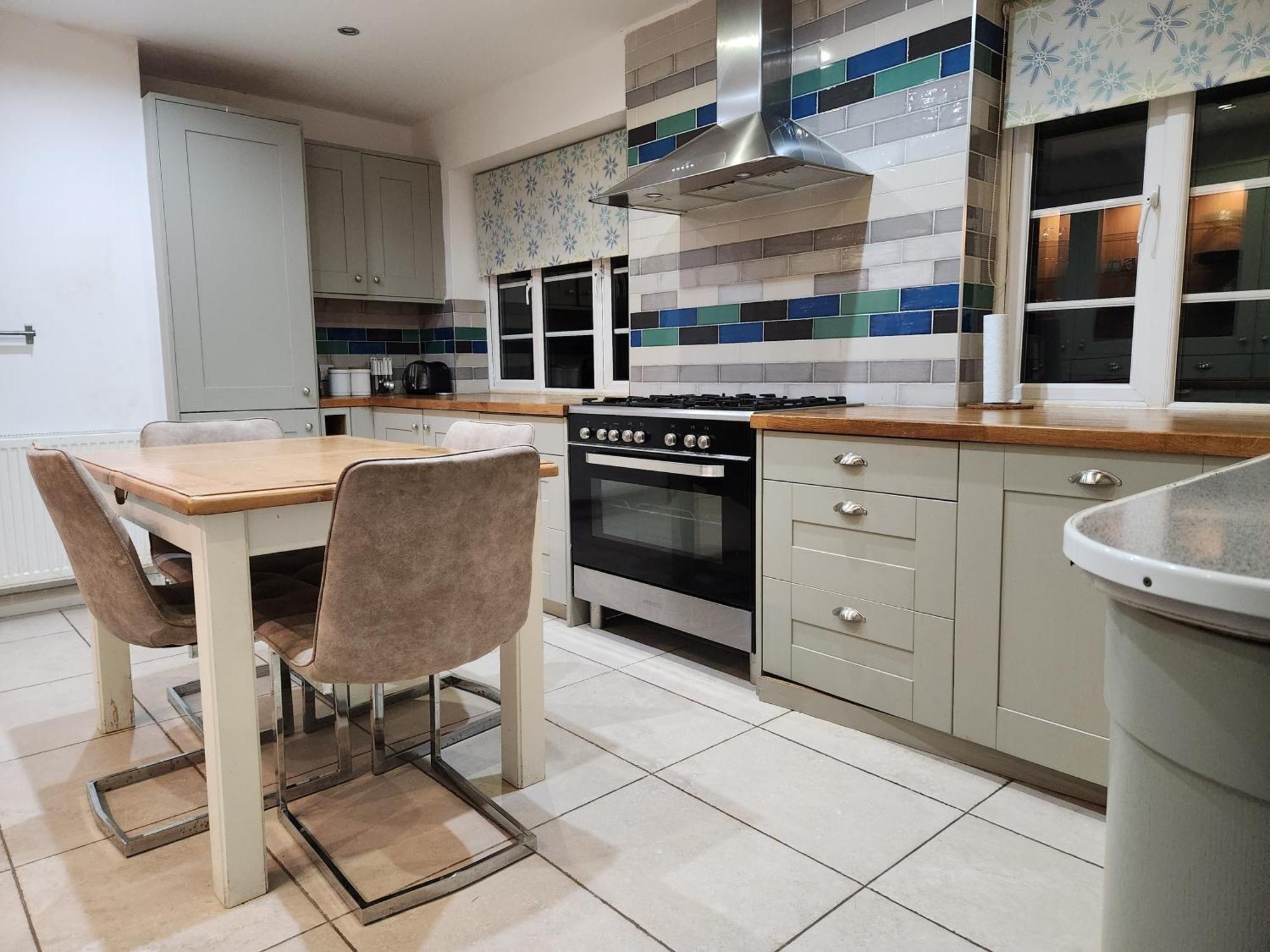 Elmdon House With 4 Spacious Bedrooms To Choose Birmingham Zewnętrze zdjęcie