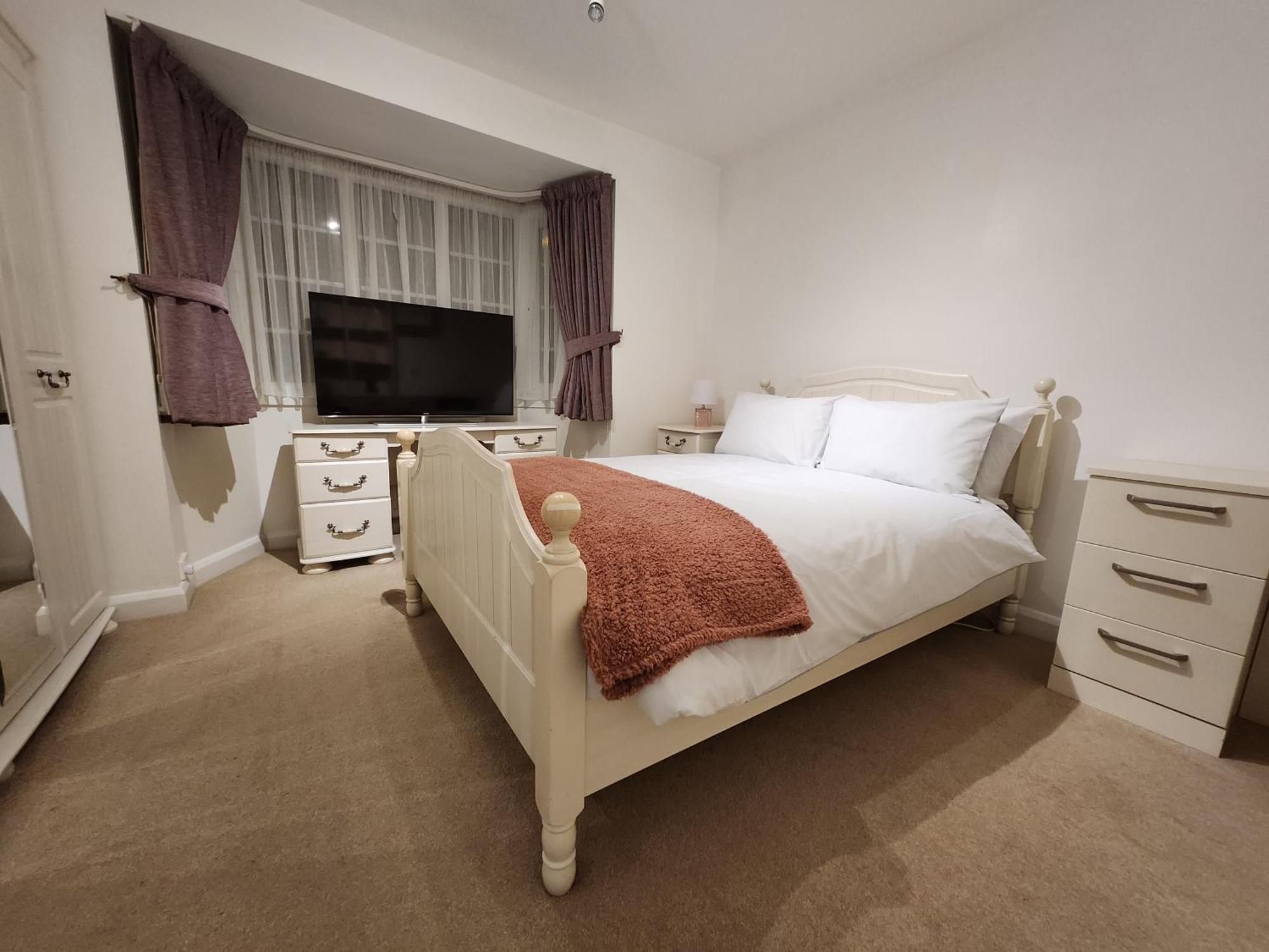 Elmdon House With 4 Spacious Bedrooms To Choose Birmingham Zewnętrze zdjęcie